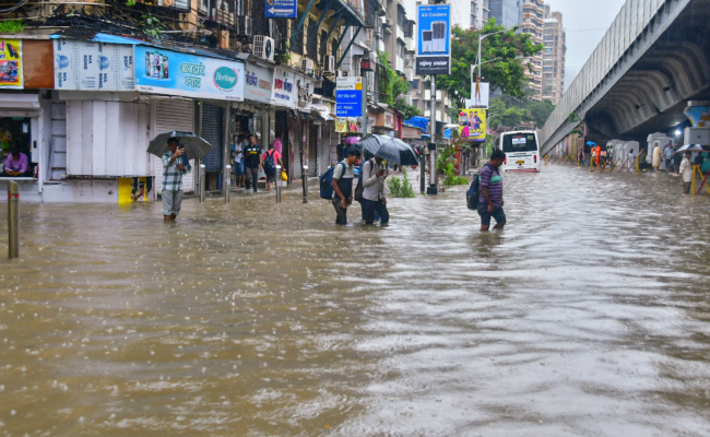 Rs 10 lakh fine on 4 mini pumping station operators for waterlogging after Mumbai rains